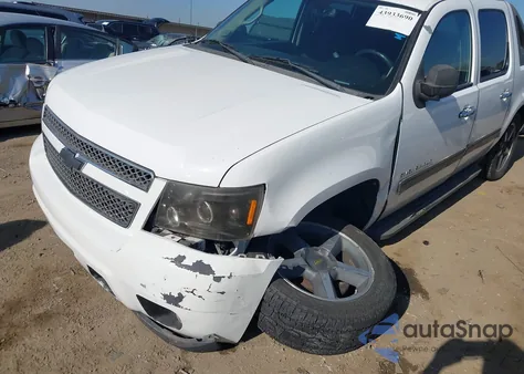 2010 Chevrolet Avalanche 1500 Ls from USA, damaged, VIN 3GNNCEE00AG127127